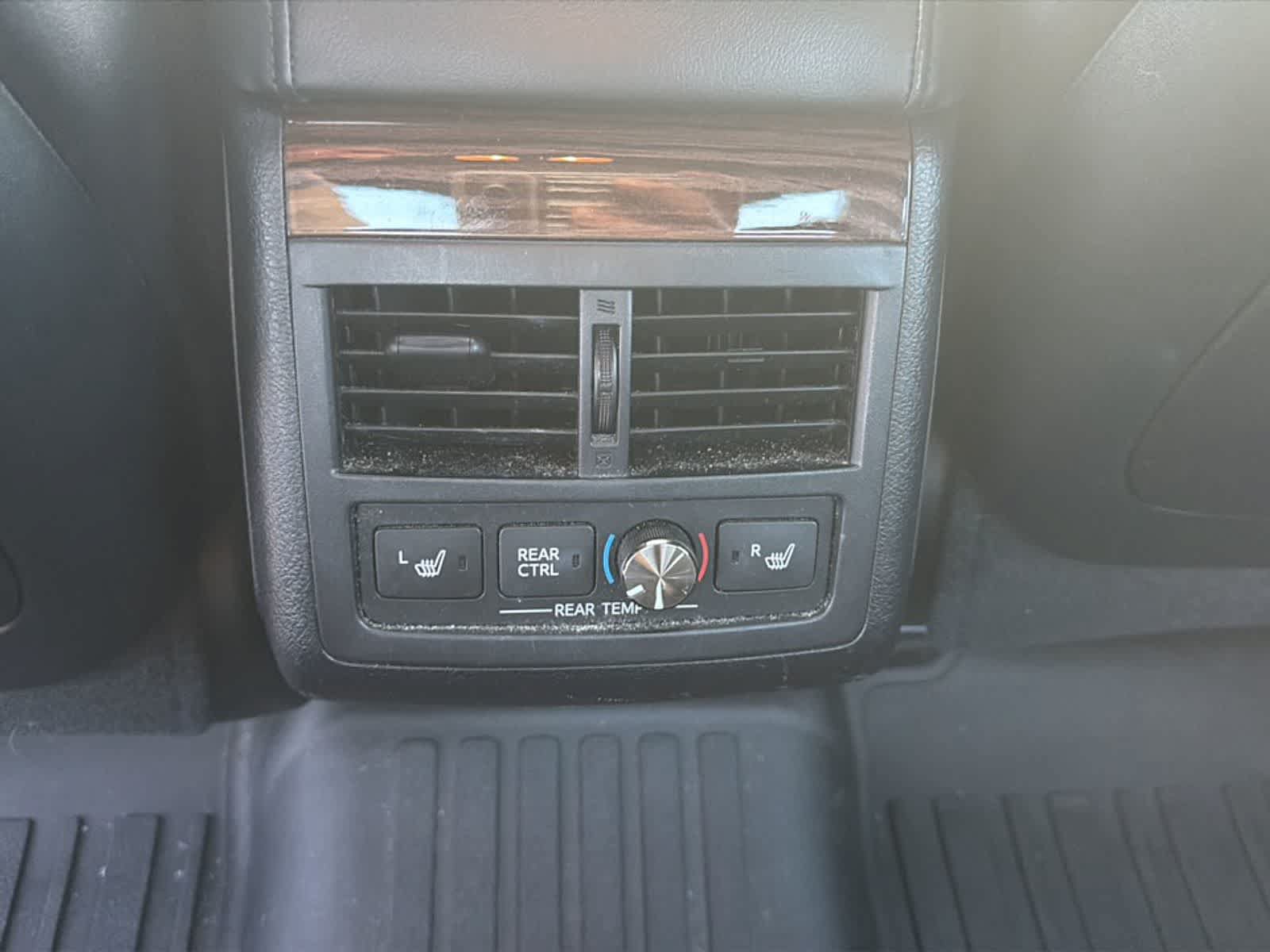 Used 2014 Toyota Avalon Limited FWD image 17