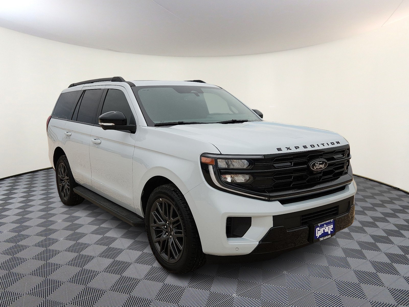 Used 2026 Ford Expedition Platinum w/ Stealth Appearance Package AWD/4WD image 6