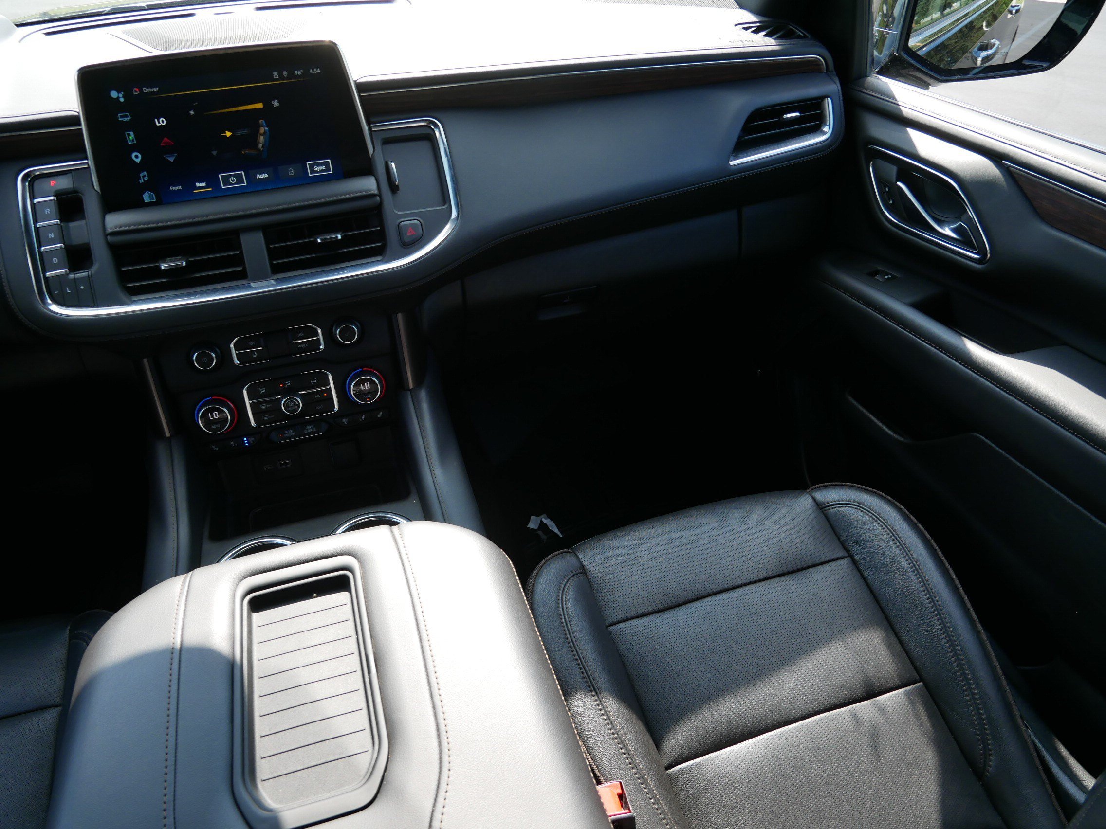 Used 2023 Chevrolet Suburban High Country AWD/4WD image 11