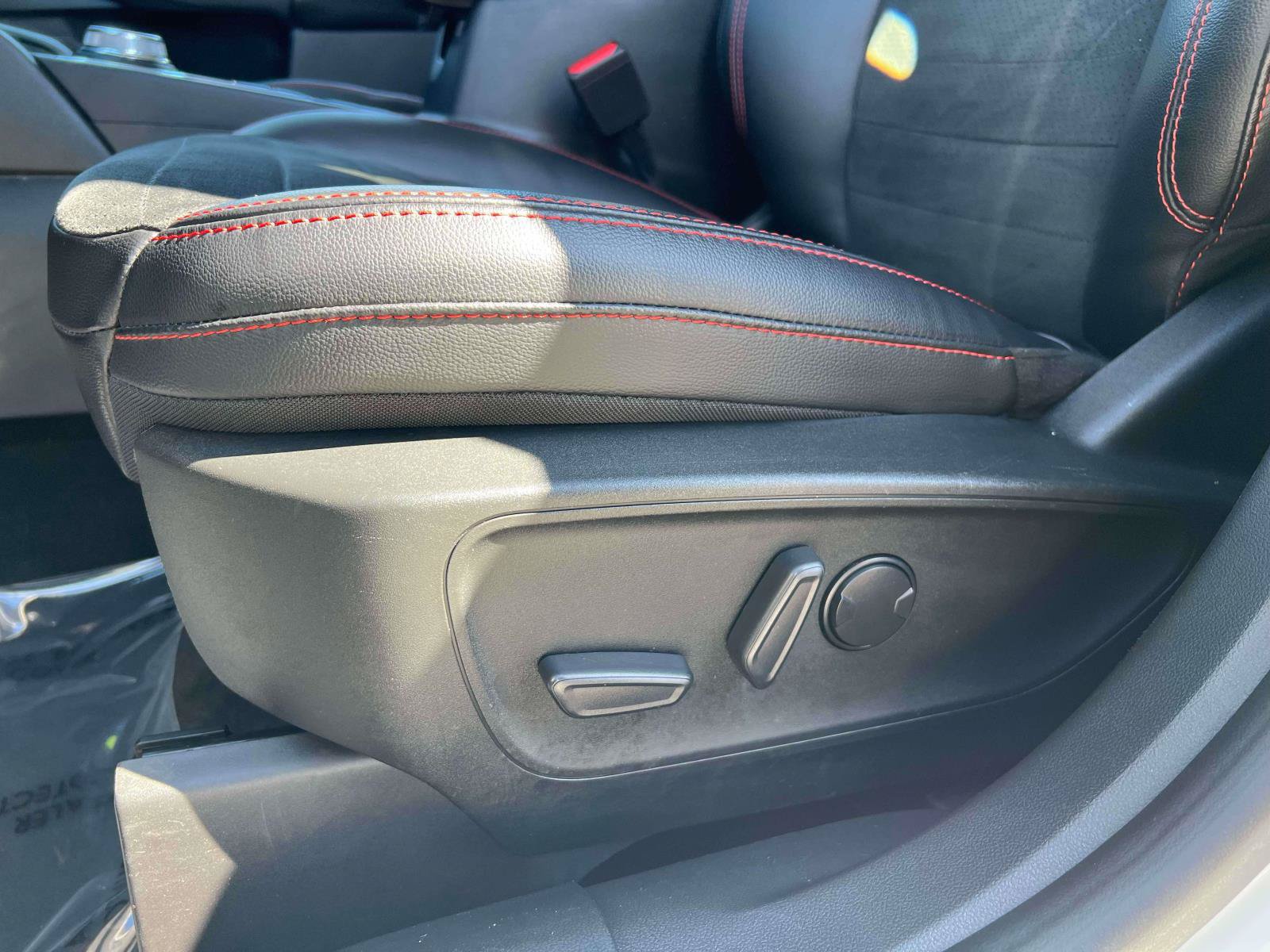 Used 2022 Ford Escape SEL w/ SEL Stealth AWD Package image 18