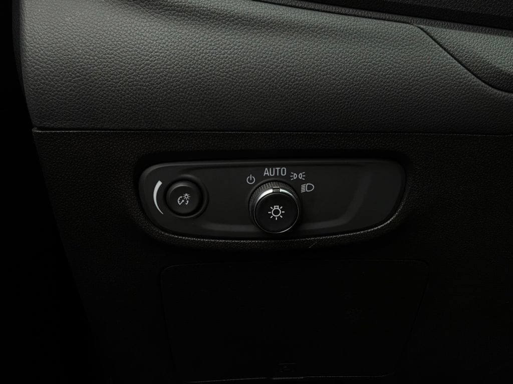 Used 2025 Buick Encore GX Preferred FWD image 19