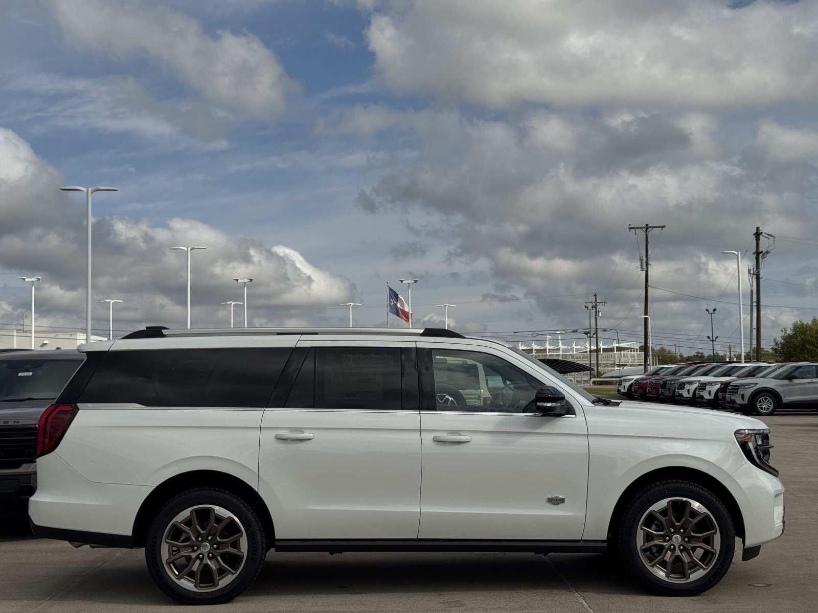 New 2027 Ford Expedition Max King Ranch AWD/4WD image 3