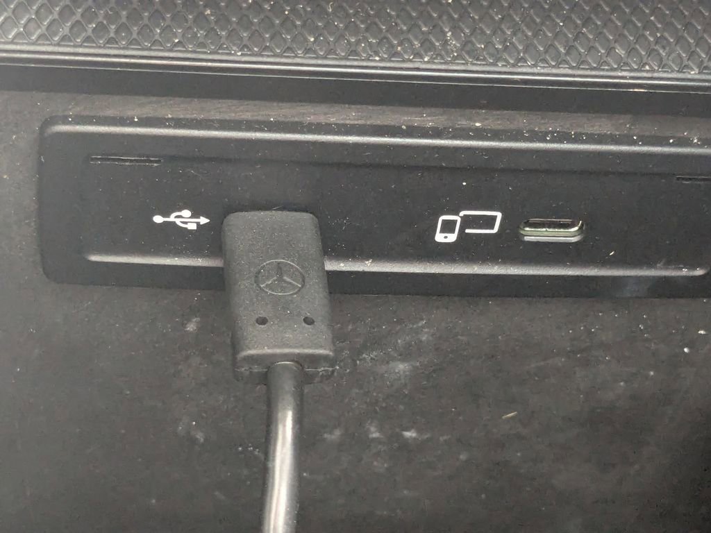 Certified 2022 Mercedes-Benz GLC 300 4MATIC w/ Premium Package Lite image 8