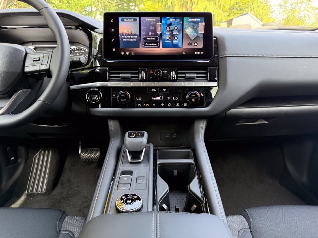 New 2026 Nissan Pathfinder SV AWD/4WD image 23