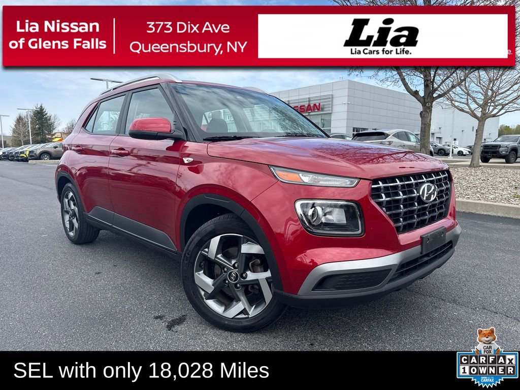 Used 2023 Hyundai Venue SEL FWD image 1