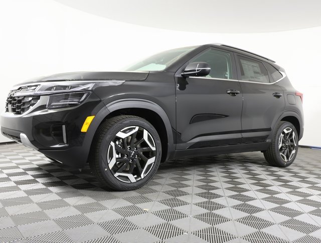 New 2025 Kia Seltos SX w/ SX Sunroof Package