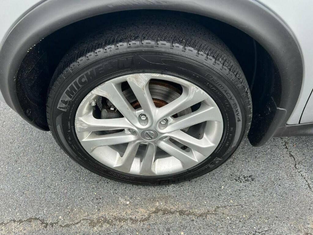 Used 2014 Nissan Juke S FWD image 10