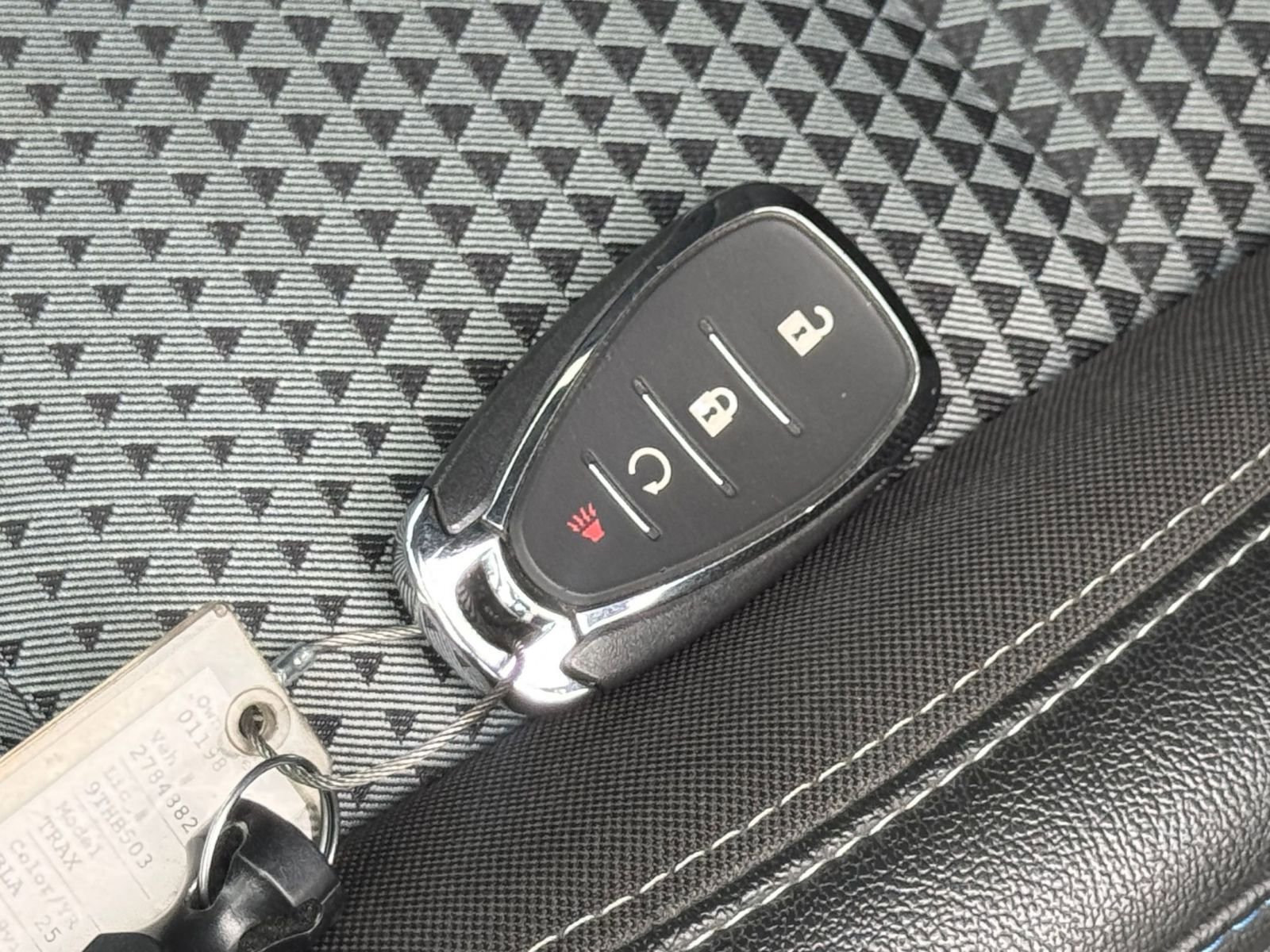 Used 2025 Chevrolet Trax LT FWD image 24