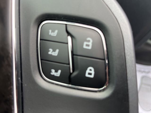 Used 2023 Ford F350 Lariat w/ Tow Technology Package image 11