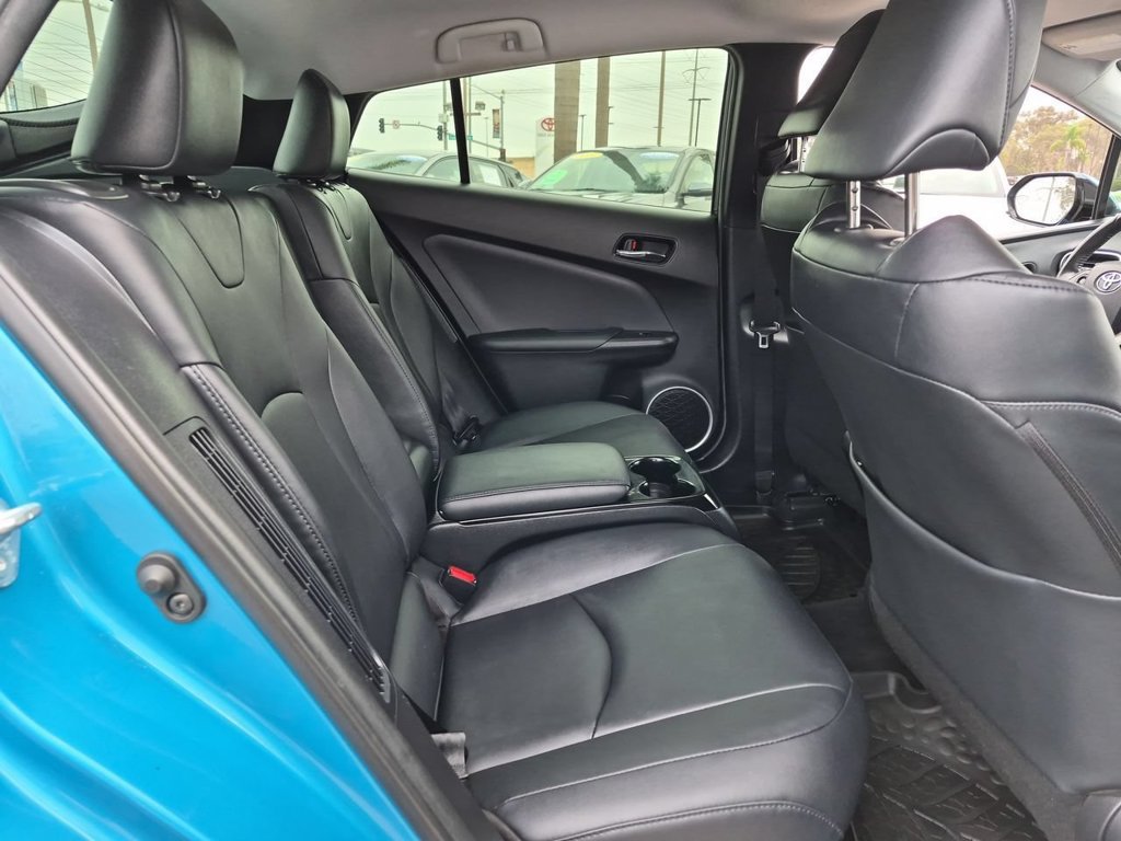 Used 2017 Toyota Prius Prime Advanced w/ Carpet Mat Package FWD image 26