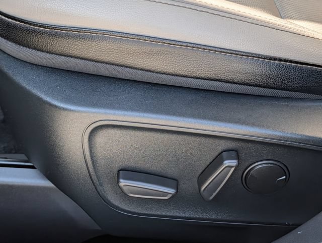Used 2020 Ford Escape Titanium AWD/4WD image 25