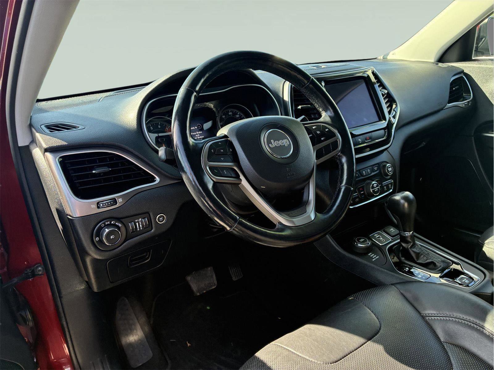 Used 2020 Jeep Cherokee Limited AWD/4WD image 17