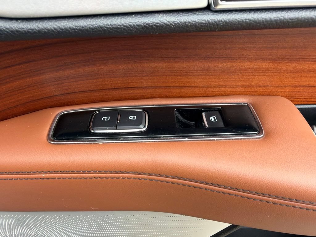 Used 2019 Lincoln Navigator L 4WD Reserve w/ Cargo Package image 15