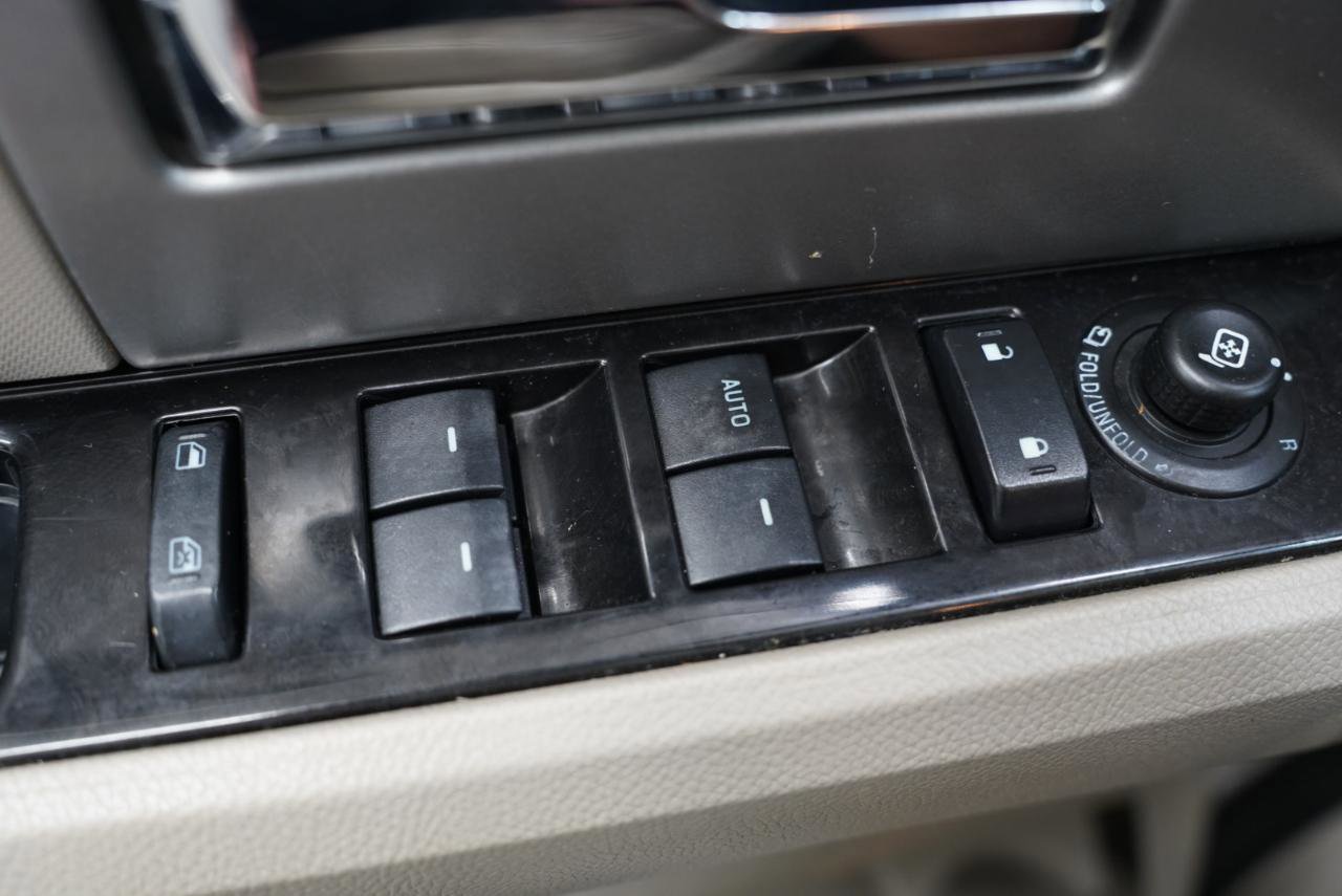 Used 2013 Ford Expedition Limited RWD image 25