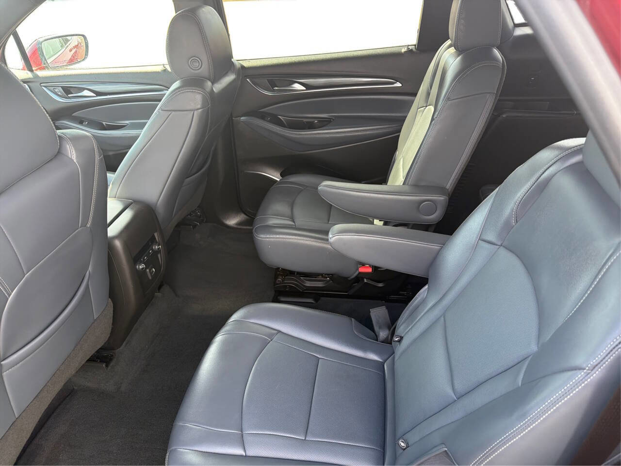 Used 2022 Buick Enclave Essence w/ Sport Touring Edition FWD image 10