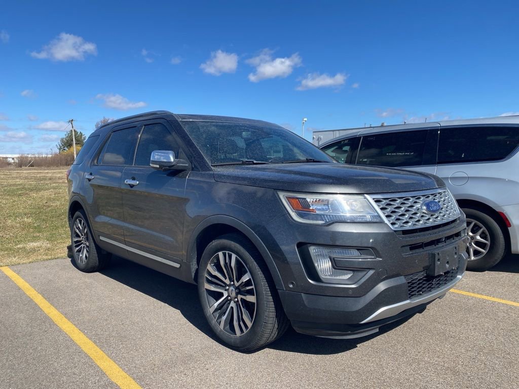 Used 2017 Ford Explorer Platinum image 4