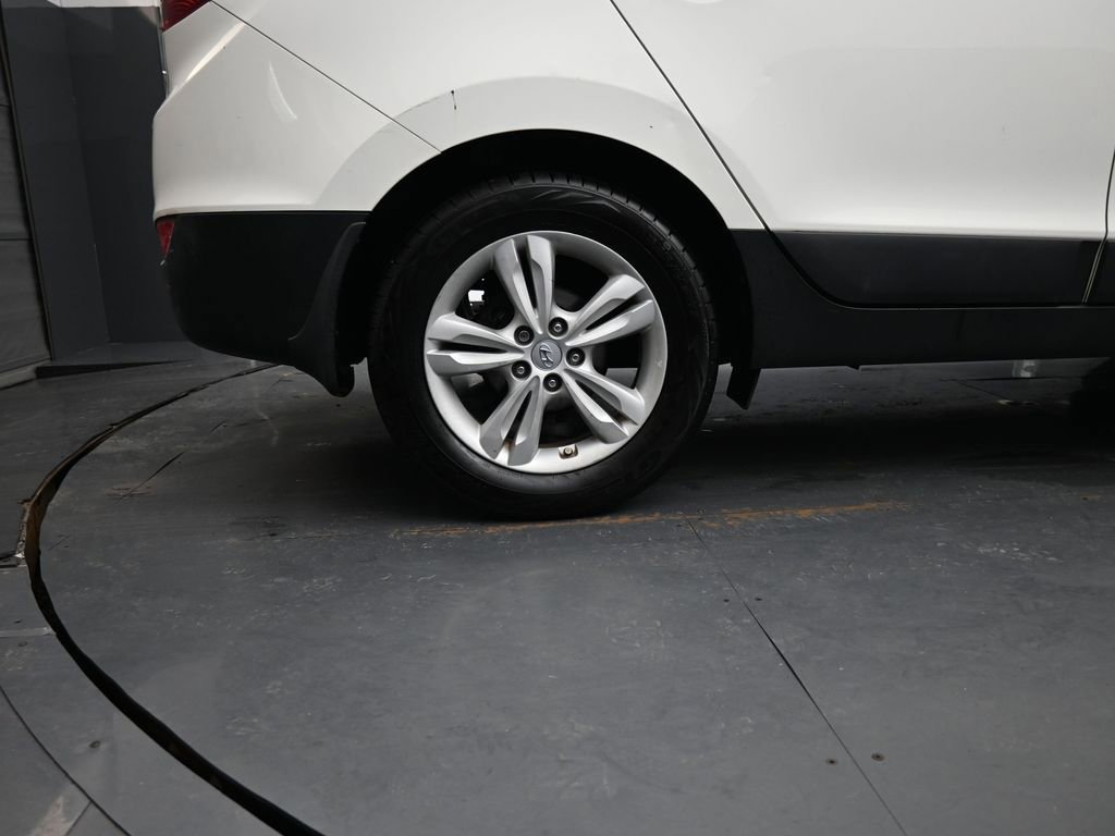 Used 2013 Hyundai Tucson GLS image 10