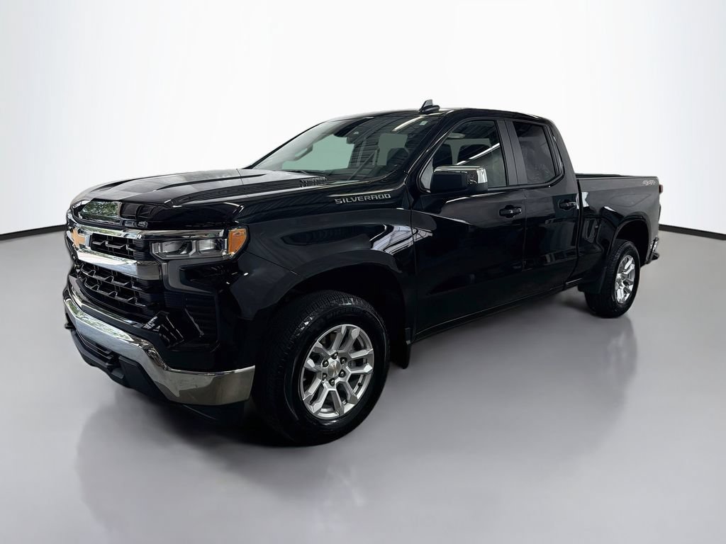 Used 2024 Chevrolet Silverado 1500 LT AWD/4WD image 5