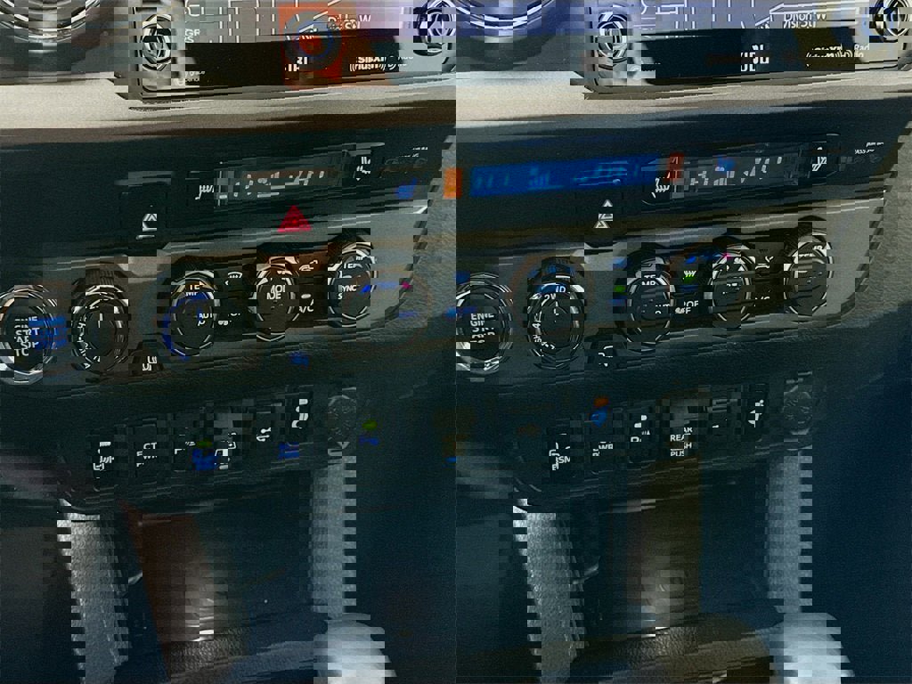 Used 2023 Toyota Tacoma TRD Off-Road image 10