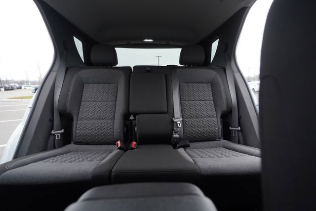 Used 2022 Chevrolet Equinox LT w/ Driver Convenience Package image 32