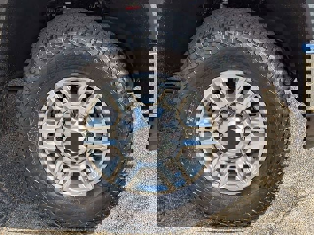 Used 2024 Chevrolet Silverado 2500 LT w/ Convenience Package image 11