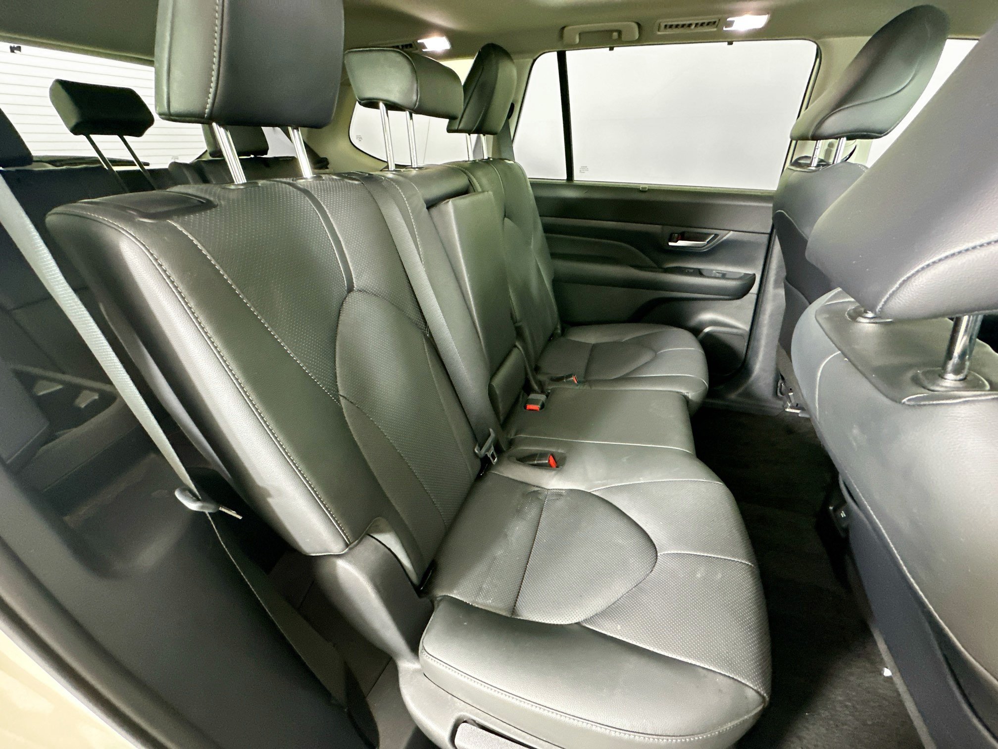 Used 2024 Toyota Grand Highlander AWD image 36