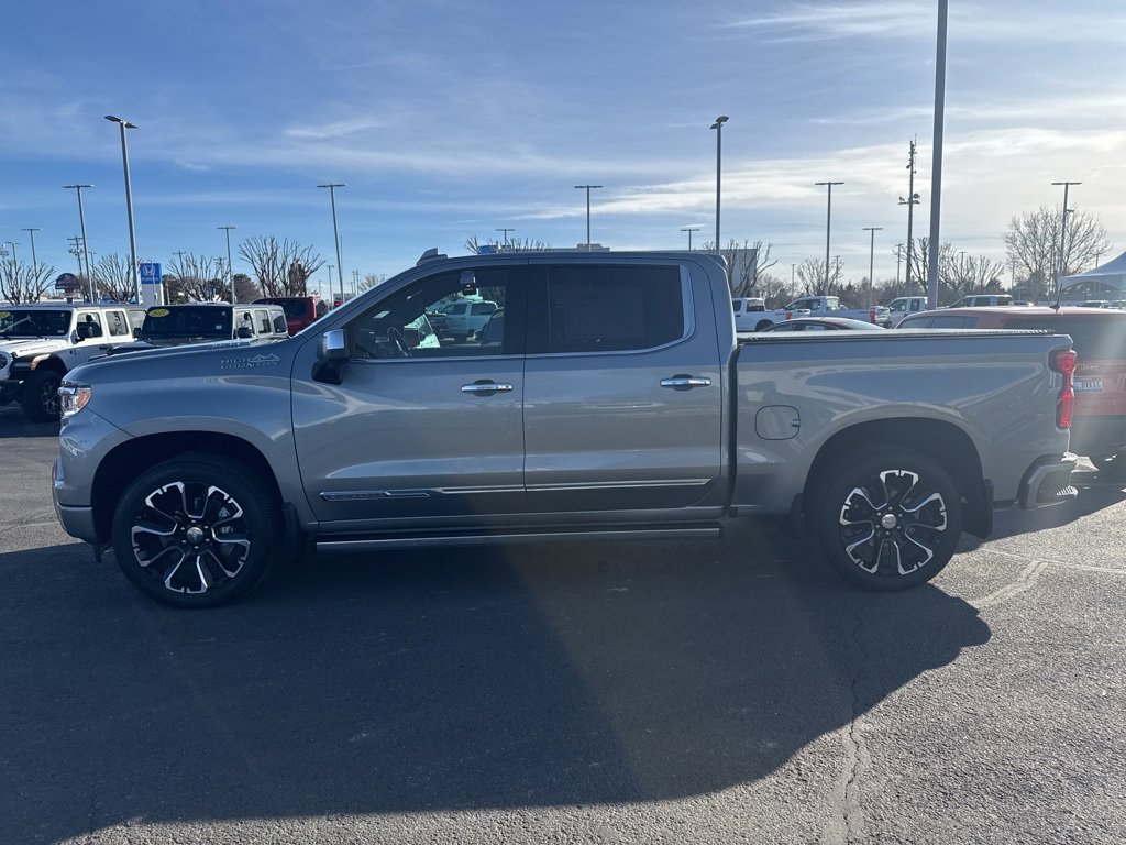 Used 2024 Chevrolet Silverado 1500 High Country w/ Technology Package image 4