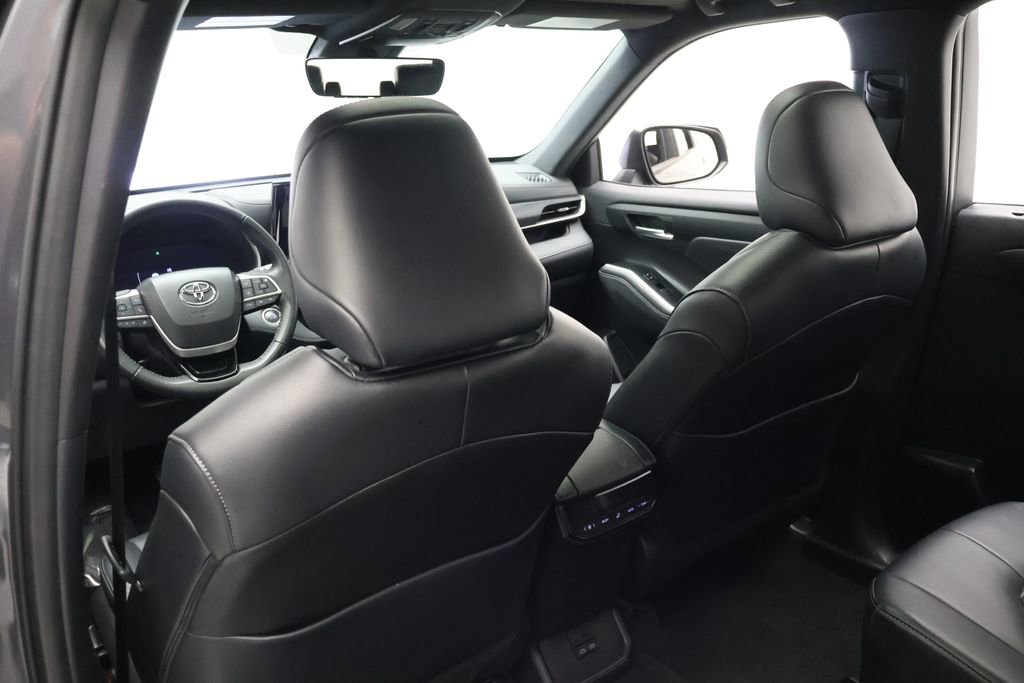 Used 2025 Toyota Highlander XSE image 20