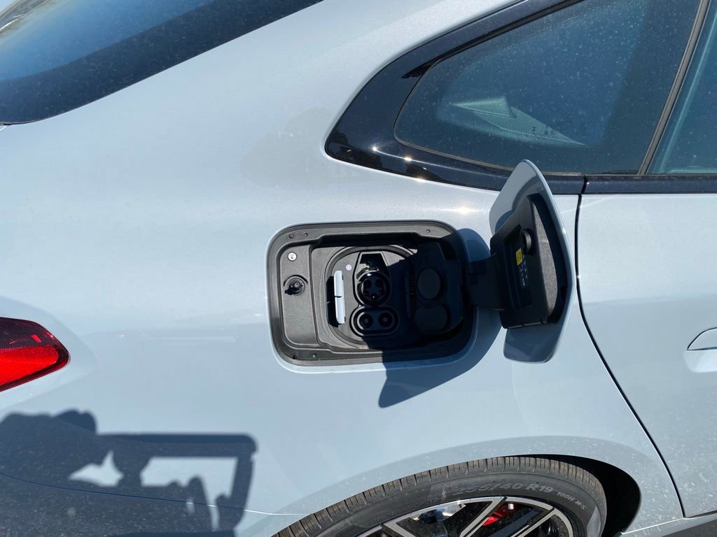 New 2026 BMW i4 xDrive40i w/ M Sport Package AWD/4WD image 14