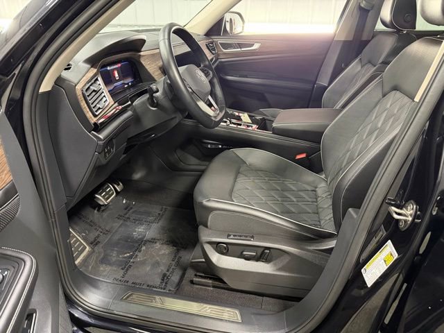 Used 2024 Volkswagen Atlas SEL Premium R-Line image 13