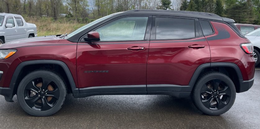 Used 2021 Jeep Compass Latitude w/ Sun and Sound Group AWD/4WD image 4