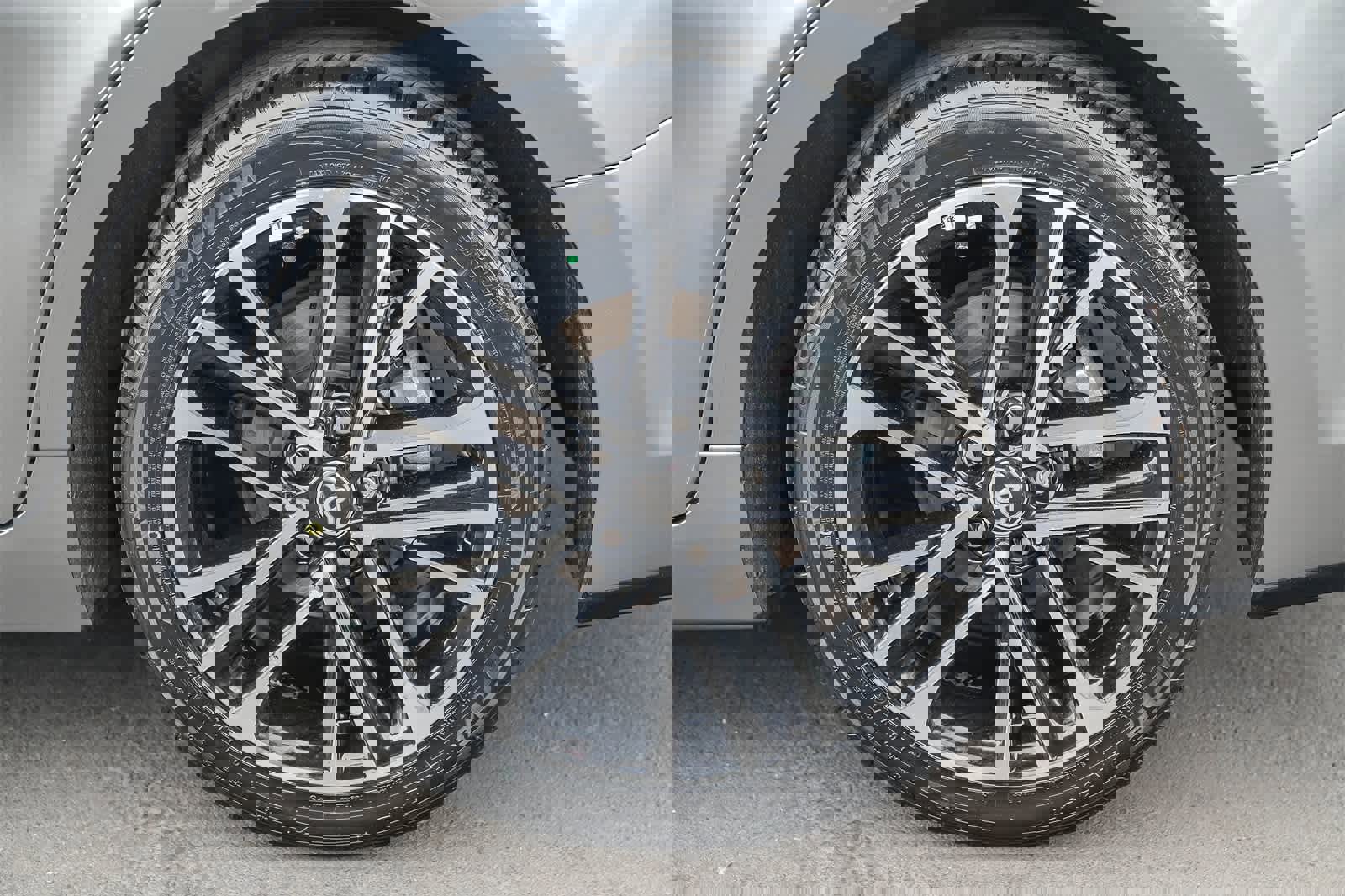 Used 2025 Toyota Camry XLE image 7