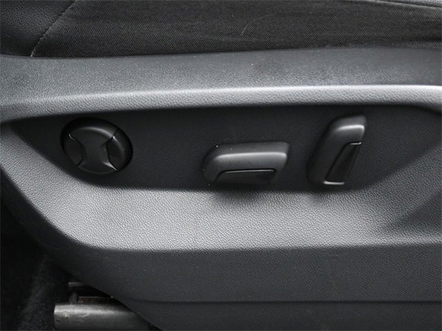 Used 2020 Volkswagen Tiguan SE w/ Panoramic Sunroof Package image 10