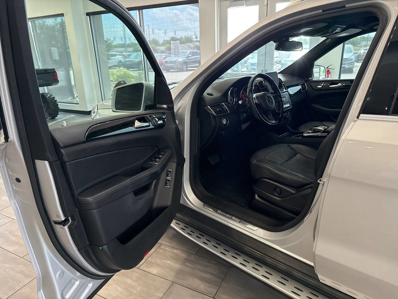 Used 2018 Mercedes-Benz GLS 450 4MATIC w/ Premium Package image 15