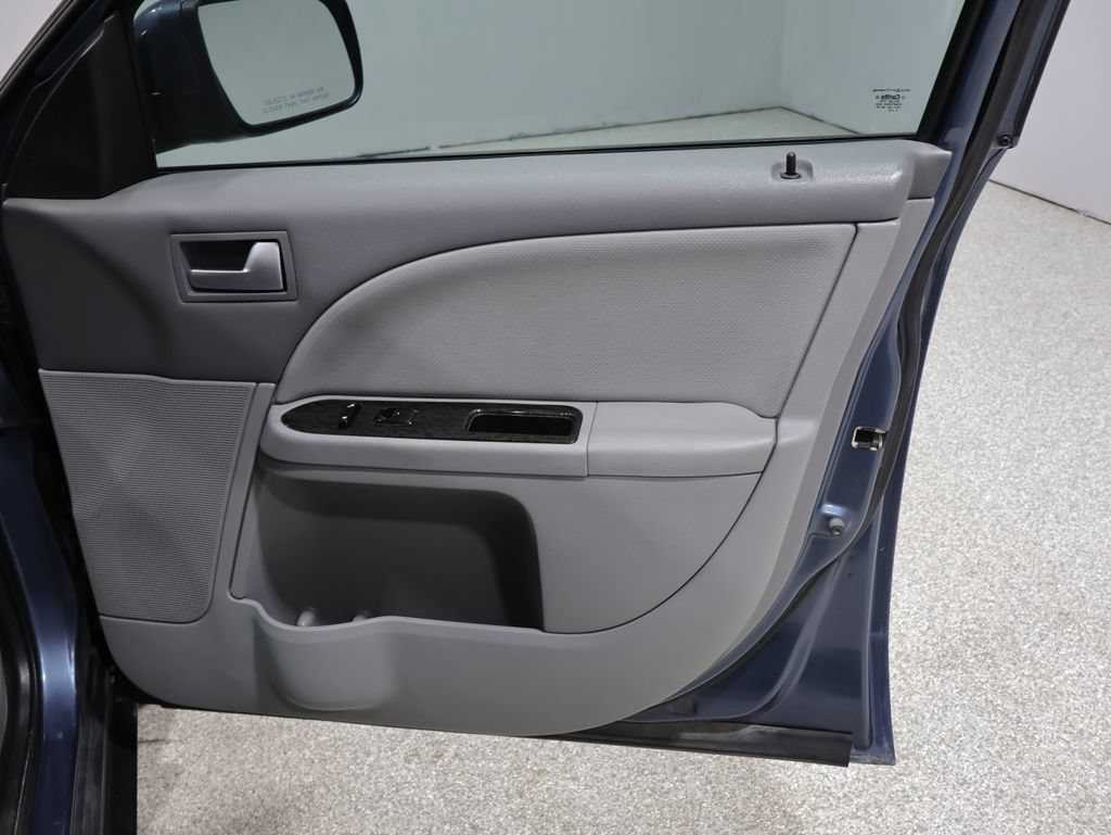 Used 2005 Mercury Montego Premier FWD image 22