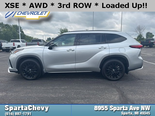Used 2023 Toyota Highlander XSE image 6