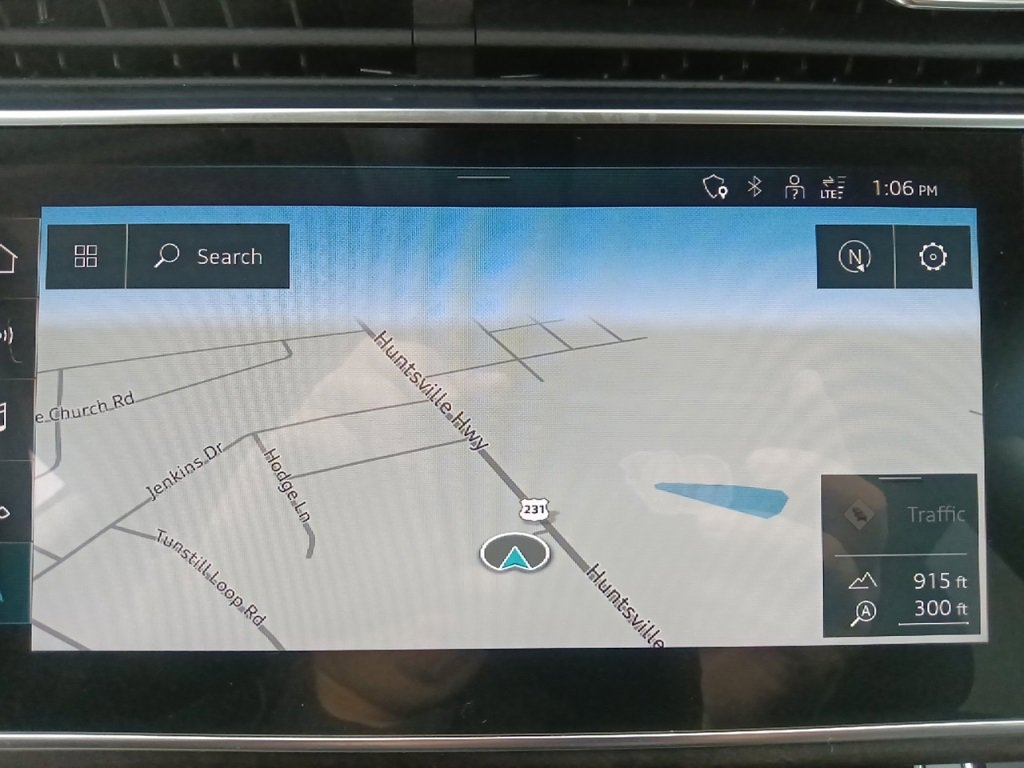 Used 2023 Audi Q8 Premium image 25