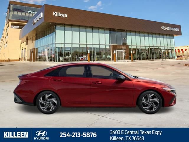Used 2025 Hyundai Elantra Sport image 9