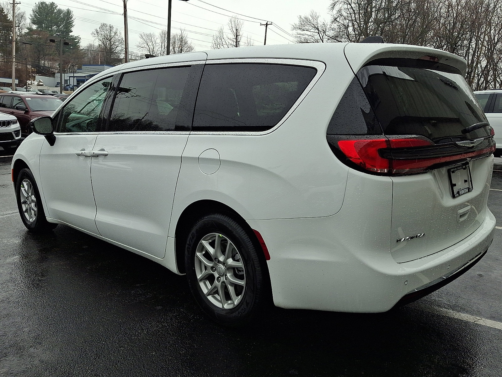 New 2026 Chrysler Pacifica Select image 4