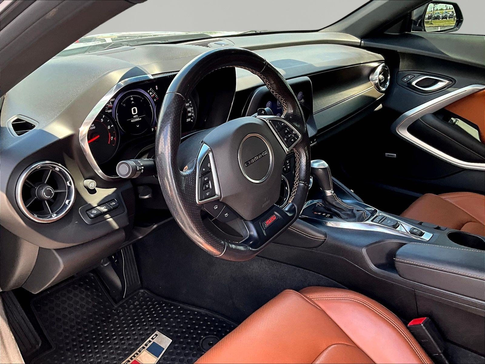 Used 2019 Chevrolet Camaro SS w/ Black Appearance Package RWD image 15