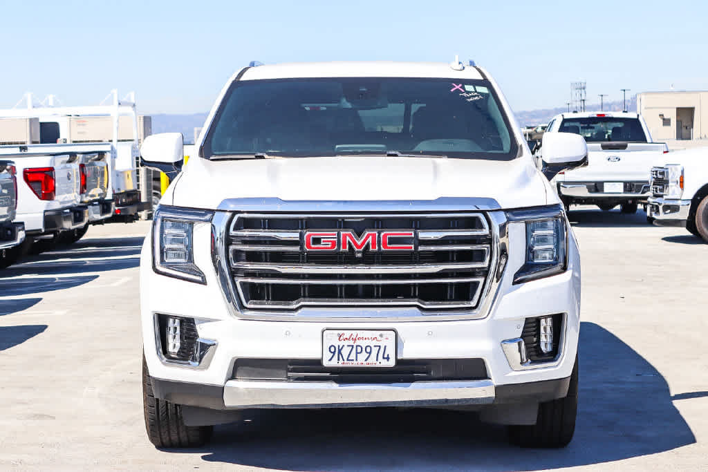 Used 2023 GMC Yukon XL SLT w/ SLT Luxury Package AWD/4WD image 2