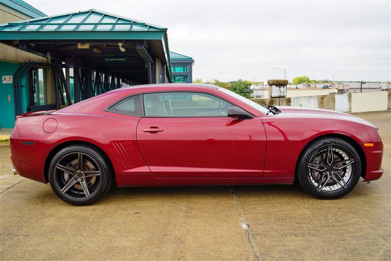 Used 2010 Chevrolet Camaro SS w/ RS Package RWD image 9