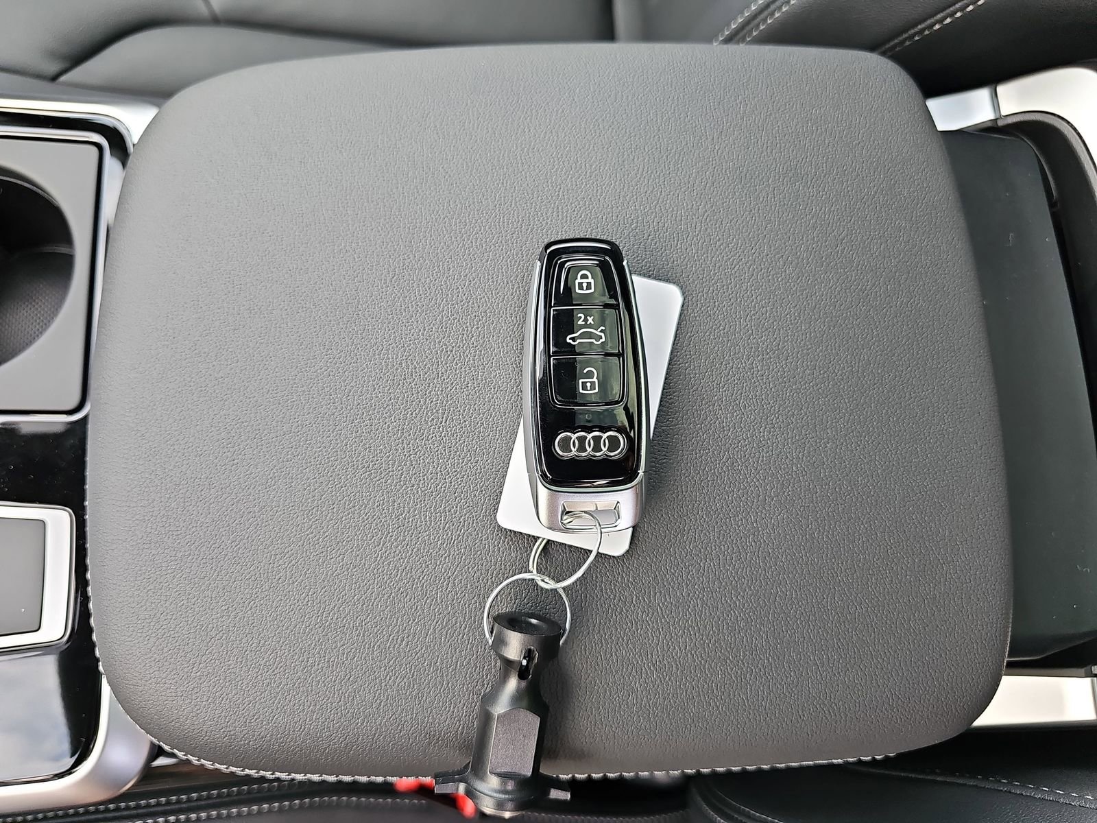 New 2026 Audi Q8 Premium image 38