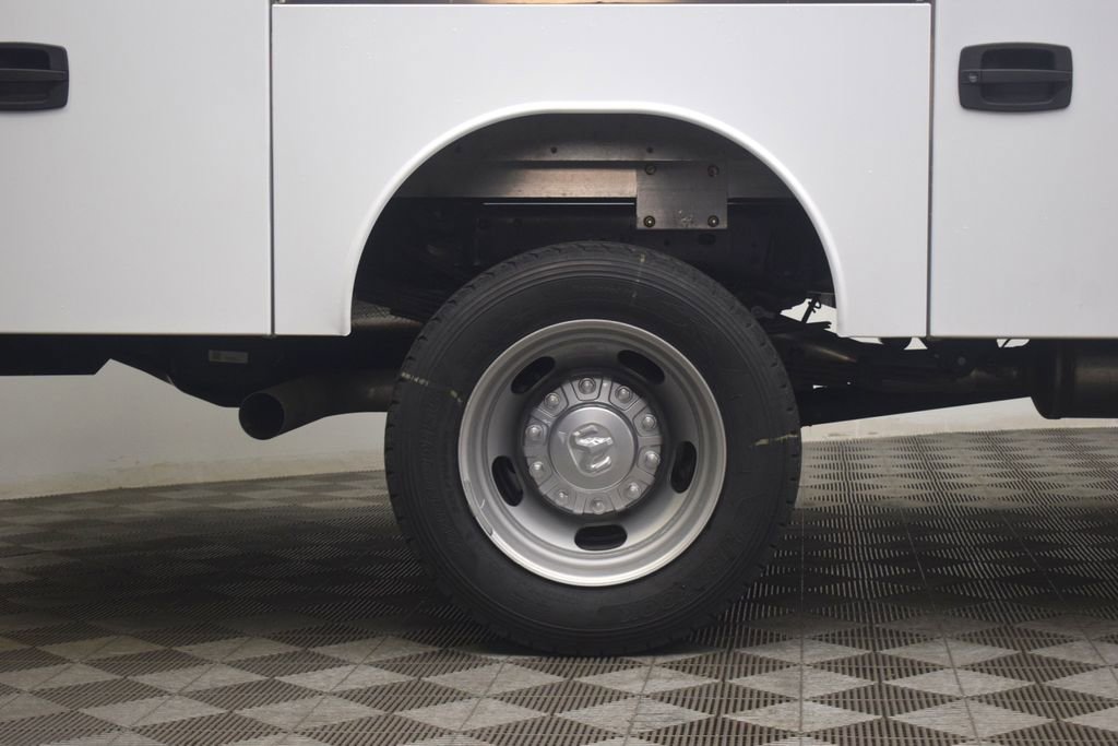 New 2026 RAM 5500 Tradesman w/ Chrome Appearance Group AWD/4WD image 7