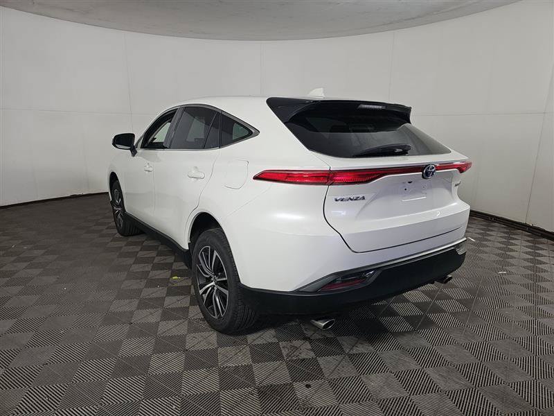 Used 2022 Toyota Venza LE AWD/4WD image 6