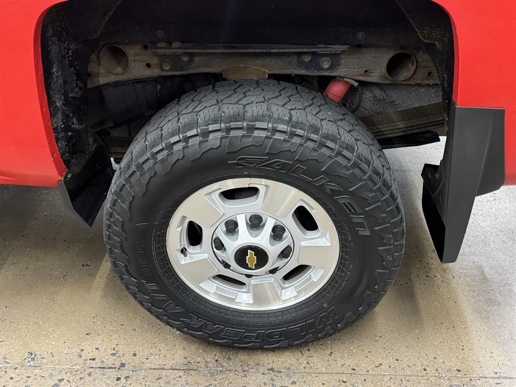 Used 2018 Chevrolet Silverado 2500 LT w/ LT Convenience Package AWD/4WD image 9