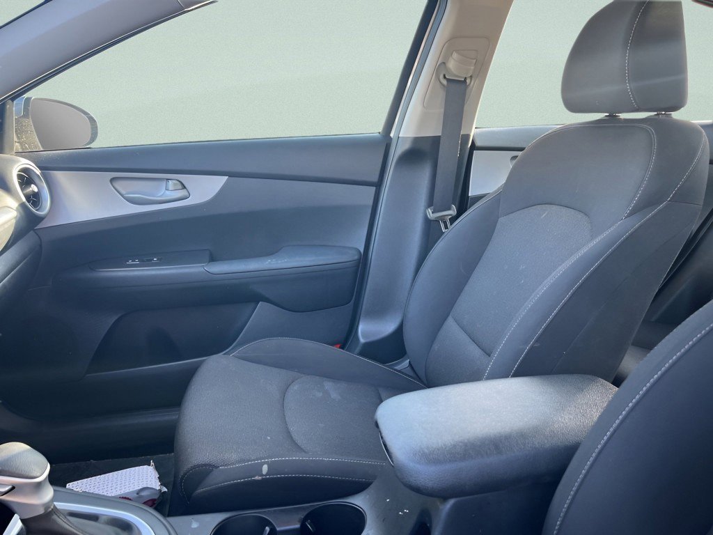 Used 2022 Kia Forte LXS FWD image 26