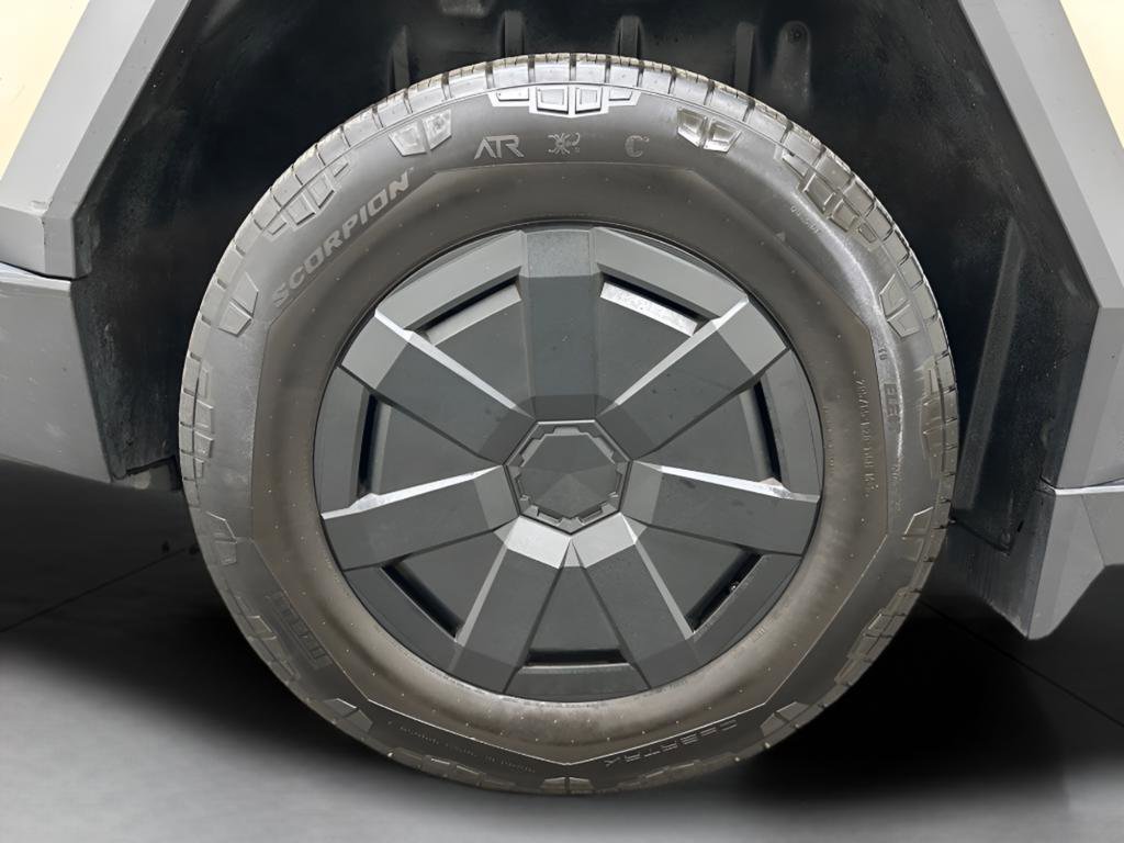 Used 2024 Tesla Cybertruck AWD Crew Cab image 10
