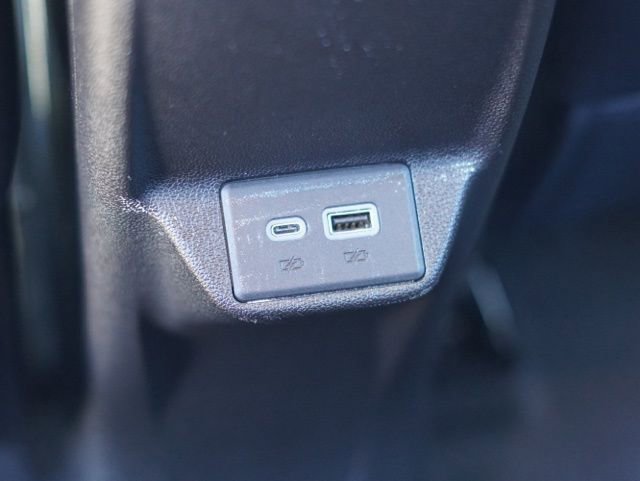 Used 2023 Chevrolet Bolt EUV Premier image 35