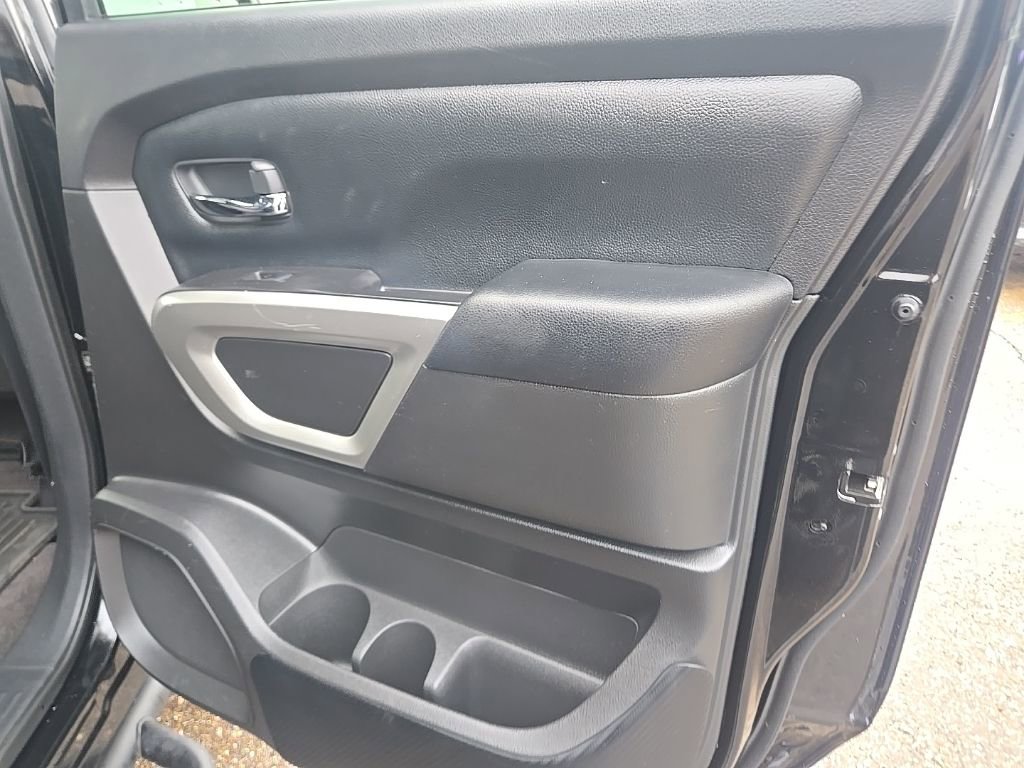 Used 2021 Nissan Titan SV w/ SV Convenience Package image 28